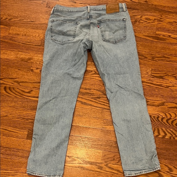 Levi's Men's Classic Light Blue Straight Jeans - Picture 3 of 4